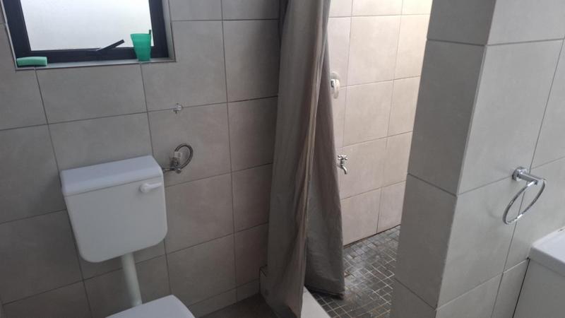To Let 1 Bedroom Property for Rent in Goodwood Central Western Cape